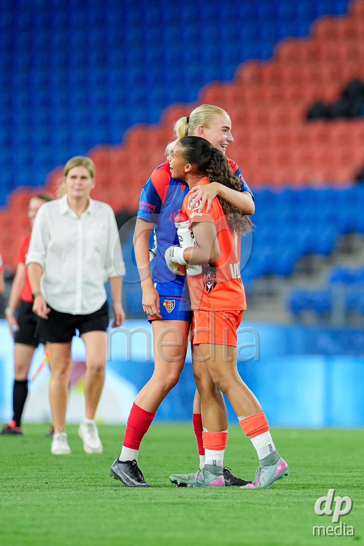Switzerland: AXA Womens Super League 2026/27, FC Basel 1893 vs BSC YB Frauen - St. Jakob-Park, Basel: Players of FC Basel 1893 celebrating after winning the match
