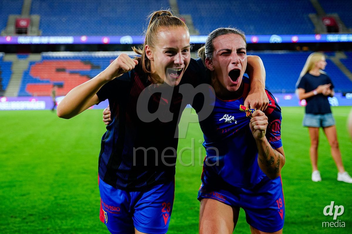 Switzerland: AXA Womens Super League 2026/27, FC Basel 1893 vs BSC YB Frauen - St. Jakob-Park, Basel: Players of FC Basel 1893 celebrating after winning the match