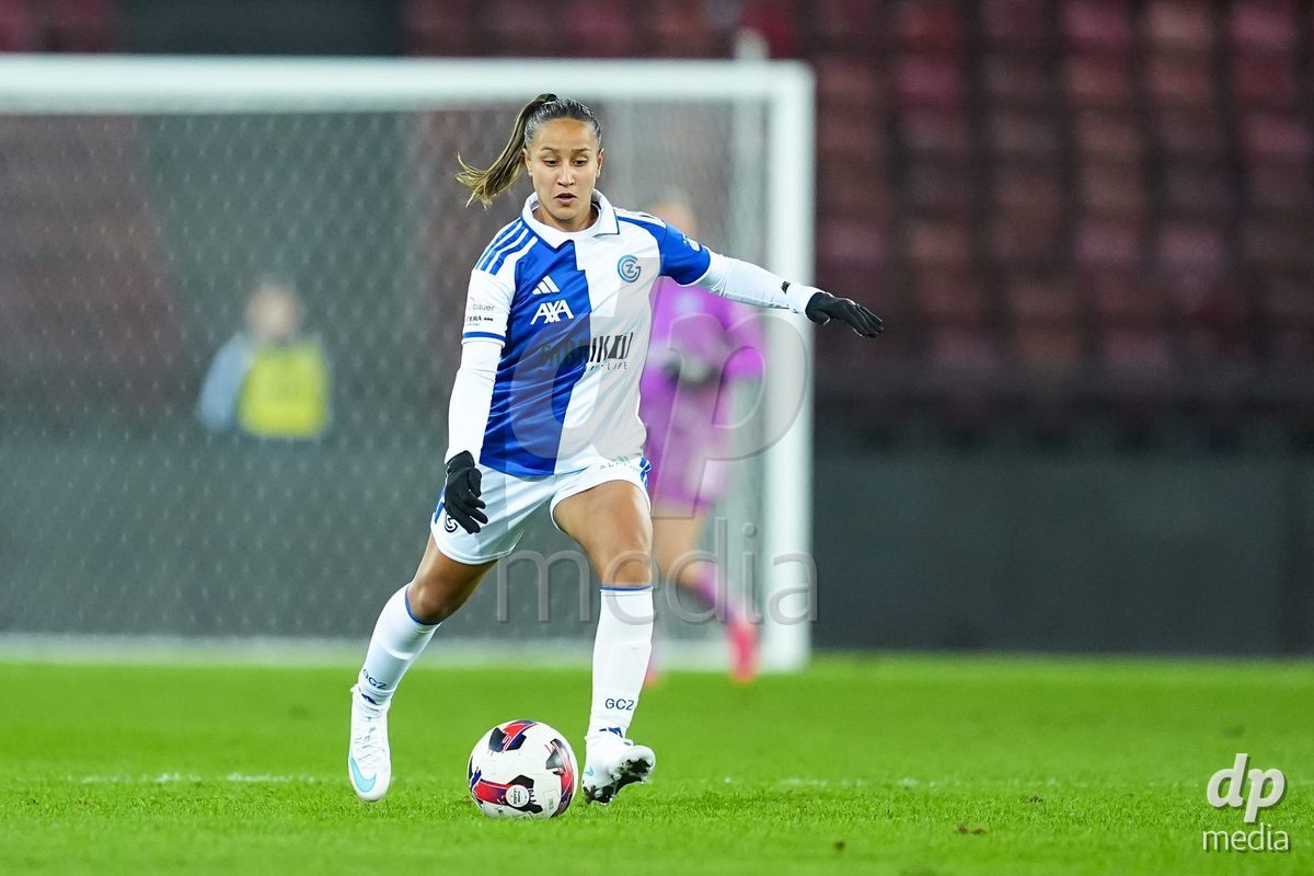 ZURICH, SWITZERLAND - OCTOBER 31: Dalila Belen Ippolito of GC Frauenfussball controls the ball during the AXA Women's Super League match between GC Frauenfussball and Yverdon Sport Women at Letzigrund on October 31, 2026 in Zurich, Switzerland. (Photo by Daniela Porcelli/DP Media)